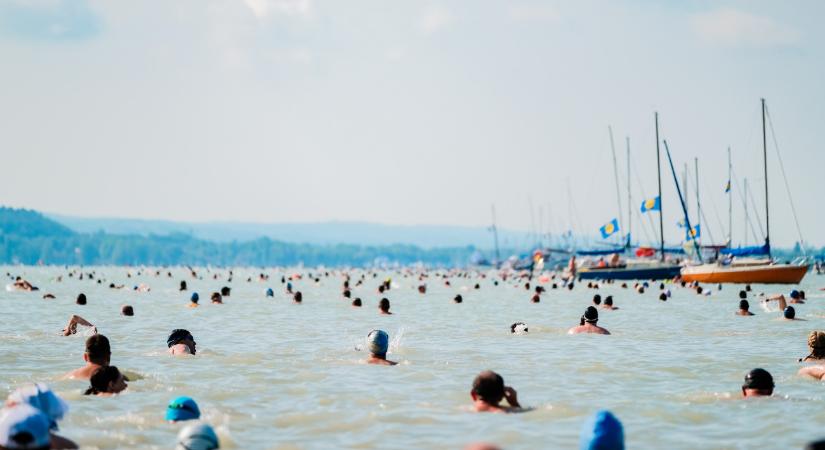 Másodszor is elmarad a Balaton-átúszás - itt a harmadik időpont egy jó hírrel