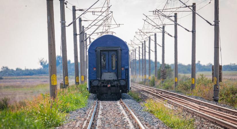 Útközben elhagyta a mozdony az utasokkal teli vagonokat, csak az állomáson vették észre