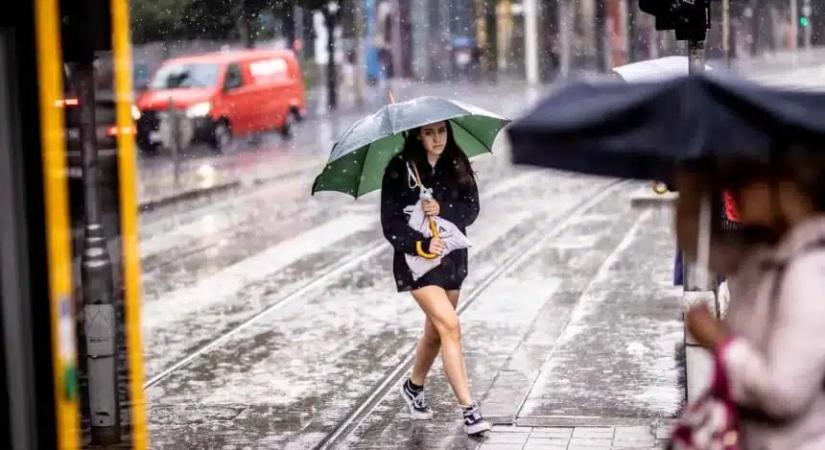 15 vármegye már sárgában, a hét legnagyobb zuhéja ömlik az országra a jelenlegi időjárás-előrejelzések szerint
