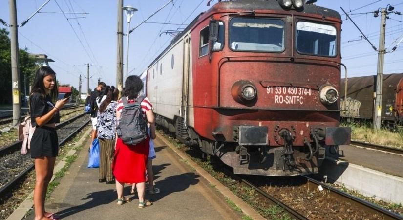 Napi „bezzegrománia”: menet közben két vagonját is elvesztette egy személyszállító vonat Nagyvárad közelében