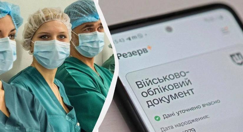 Ukrajna: Automatikusan katonai nyilvántartásba kerülnek az orvosi vagy gyógyszerészi végzettségű nők
