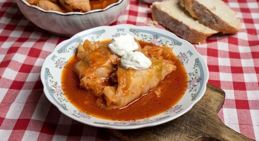 Mindig vita tárgya: ez lenne a hivatalos szabolcsi töltött káposzta recept? (videó)