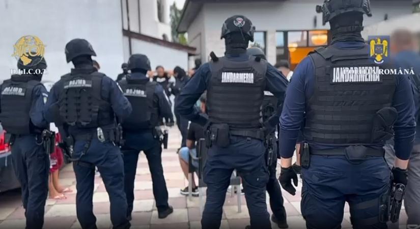 Rendőrkézen a fővárosi alvilág – Tucatjával vették őrizetbe a klántagokat
