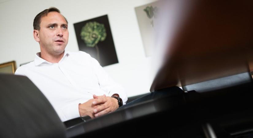 Késkészletet árulnak csalók Őrsi Gergely II. kerületi polgármester nevében
