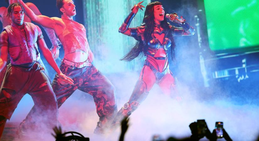 Justin Trudeaut lebukott: a volt miniszterelnök majd’ felfalta a szemével a koncertező Katy Perryt
