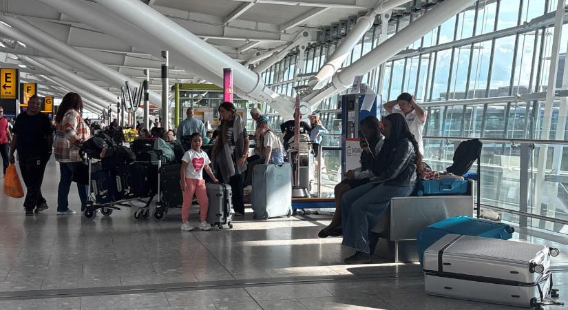 Ezúttal a brit reptereken uralkodott el a káosz