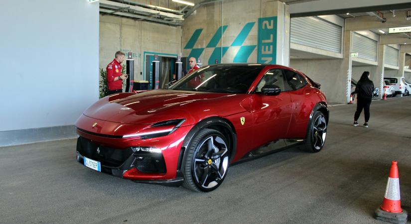Autócsodákkal járnak az F1-pilóták a Hungaroringre – galéria