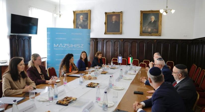 Izraeli külügyminiszter-helyettes látogatása a Mazsihisznél