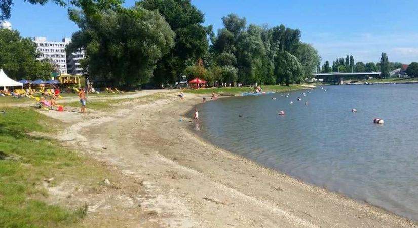 Még a győri strandot is lezárták az árhullám miatt