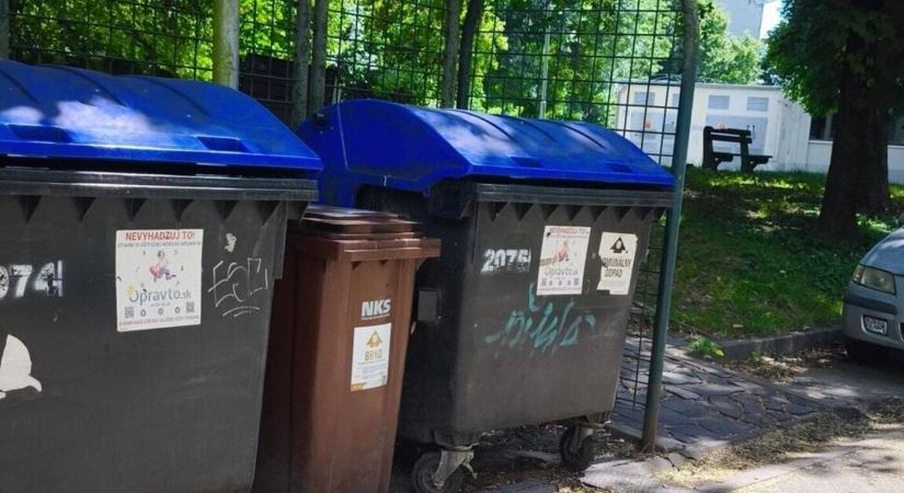 Ne dobja a pénzét a kukába! Álrendőrök hívogatják a nyugdíjasokat, hogy veszélyben a megtakarításaik