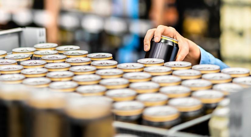 Véletlenül vodkát töltöttek az energiaitalos dobozba – Te visszavinnéd?