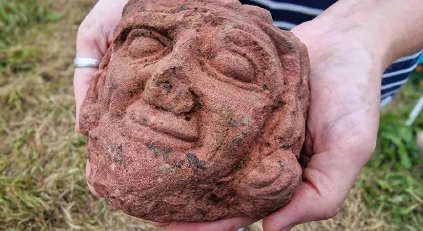 Középkori kőfejet találtak egy skót szigeten
