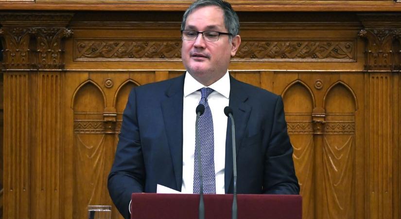 Jön az adócsökkentés? Rejtélyes bejelentést tett a miniszter