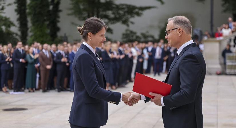 Több mint 200 bírót és fogalmazót nevezett ki távozása előtt Andrzej Duda