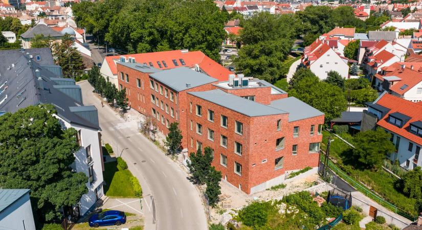 A Cemix rendszereivel születik újjá a Sopron szívében található műemléki épület