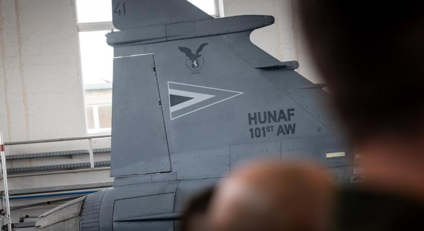 Külföldön akcióznak a magyar Gripenek