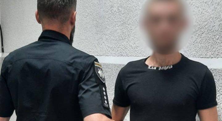 Katonakorú férfiak illegális határátkelését szervező embercsempészt fogtak el Kárpátalján