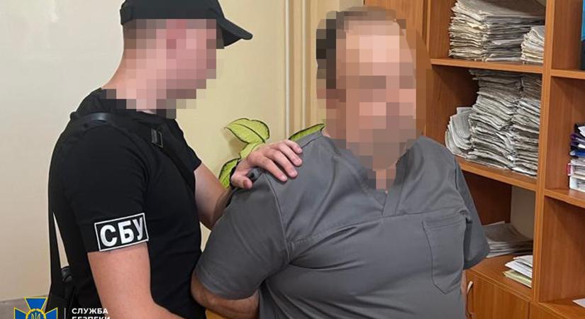 Kárpátalján lelepleztek egy orvost, aki pénzért súlyos diagnózisokat állított ki hadköteles férfiaknak