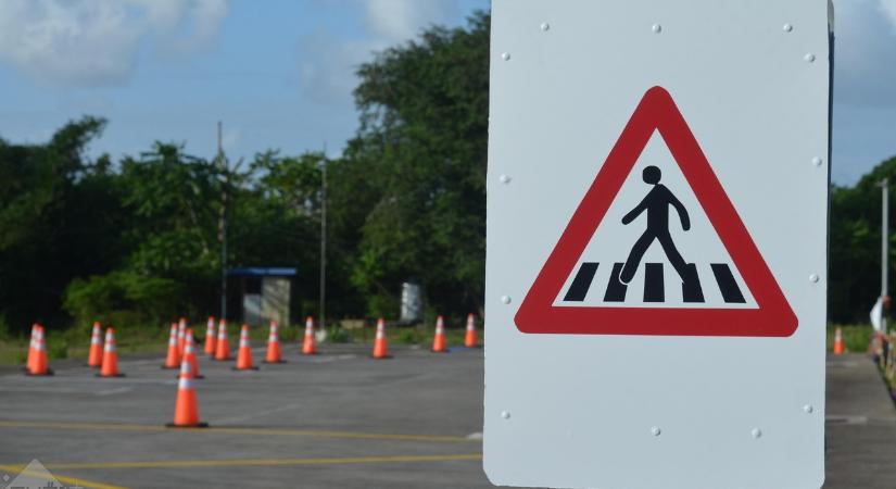 Újrafestik az önkormányzati utak burkolati jeleit