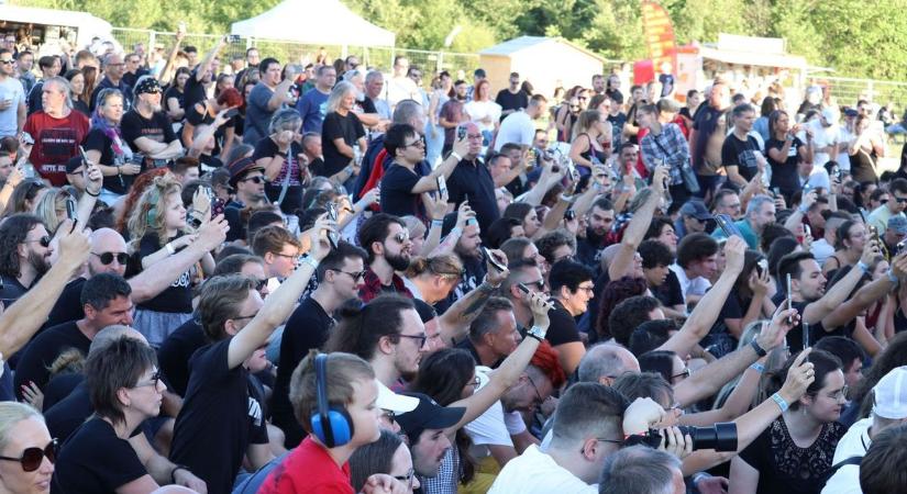 Megindító pillanatokkal és zenei sokszínűséggel startolt a FEZEN