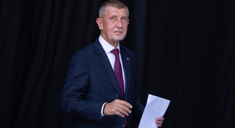 Botrány Csehországban: Andrej Babis azt állítja, ellenzéki politikusokat is megfigyeltek