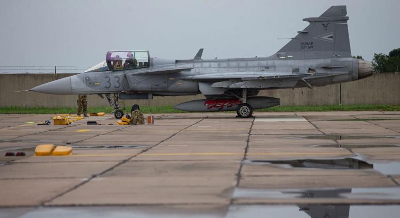 Exkluzív felvételek a Magyar Honvédség balti missziójáról, ahol éles riasztás is történt