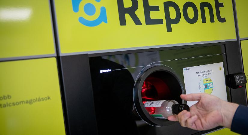 Minden megváltozik a palackvisszaváltásnál: több pénz jut a kisboltoknak és az ott dolgozóknak