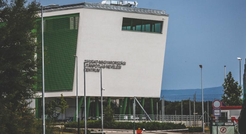 Cáfolat: Az Illés Akadémia nem került ki az „államilag támogatott körből”
