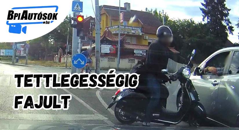 Robogós támadt egy autósra a Kerepesi úton