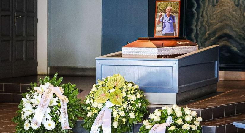 Utolsó útjára kísérték a legendás kézilabdázót, akit munkahelyén ért halálos baleset