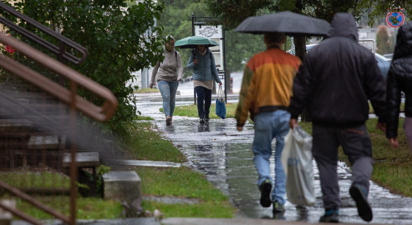 A hétvégén többfelé felhős, záporos, zivataros idő várható