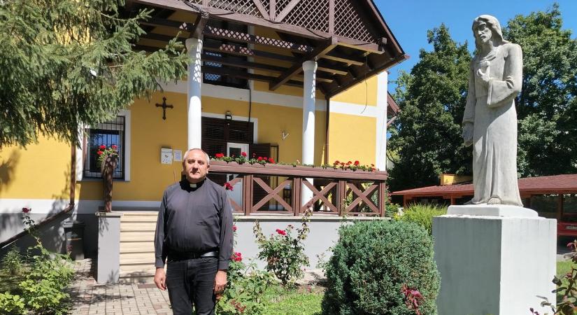 A közösség aktív tagja és szervezője az esperes-plébános
