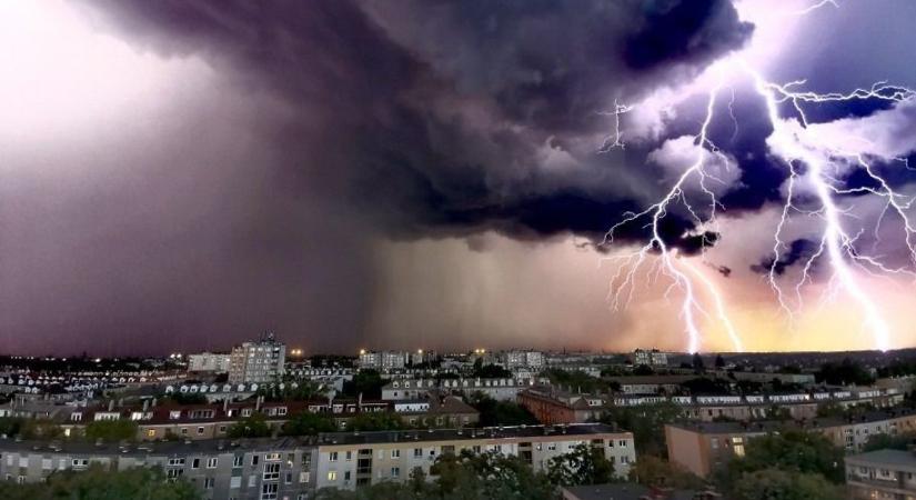 Készüljön, zivatar moshatja el az országot, jégeső is várható!