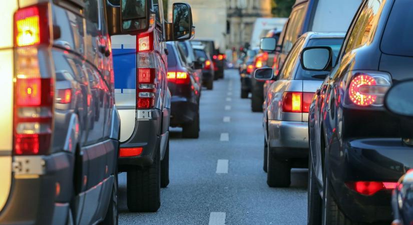 Megbénulhat az M5-ös, ezrek indulhatnak útnak a Forma–1 miatt