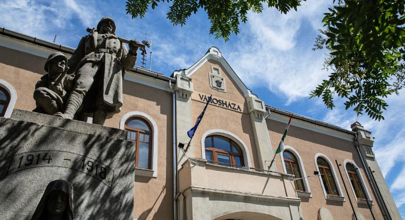 Már hatályon kívül is helyezte „önazonossági” rendeletét Mezőkeresztes