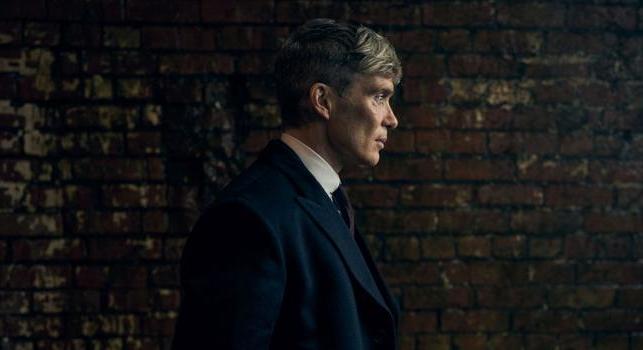 A Peaky Blinders alkotója veti papírra az Amazon-korszak James Bondját