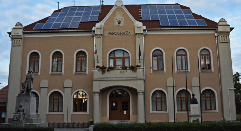 Mezőkeresztes máris visszavonta „önazonossági” rendeletét
