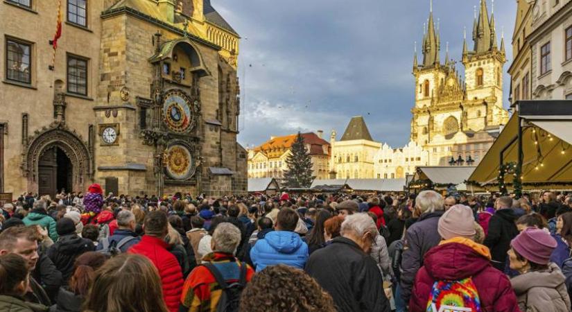Turistahordák nélkül is megnézheted a világ leghíresebb látnivalóit: ez a titka