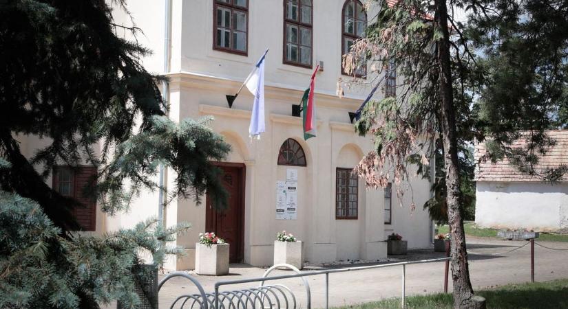 Intim videó az óvodavezetőről – aki látta a pikáns "házi mozit", nem beszél...
