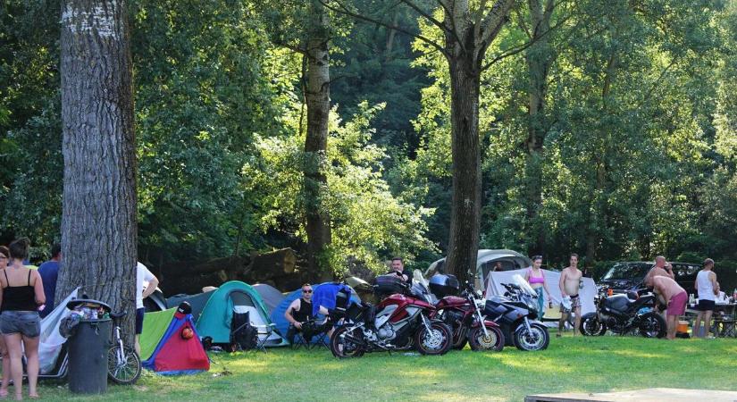 Kisszékelyi strand: túlélte az esőt, a motorosokat és a zárásokat