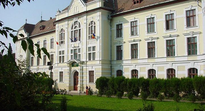 Még nem költözhetnek a marosvásárhelyi Unirea-s diákok, de folynak az előkészületek