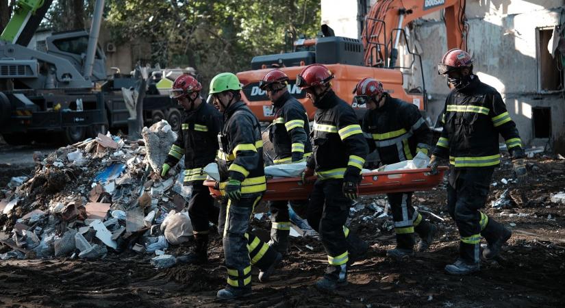 Huszonnyolc halálos áldozata van a Kijev elleni támadásnak, 159-en megsérültek