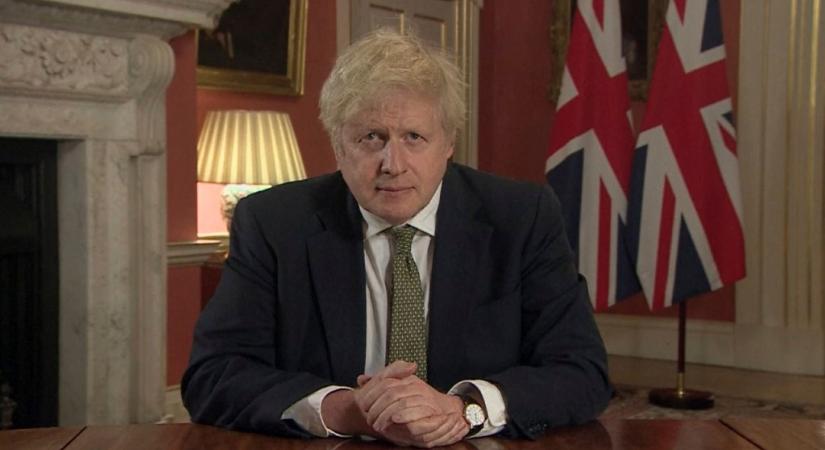 Óriás Boris Johnson tetkót varratott magára egy férfi, hogy segítsen rákbeteg barátján