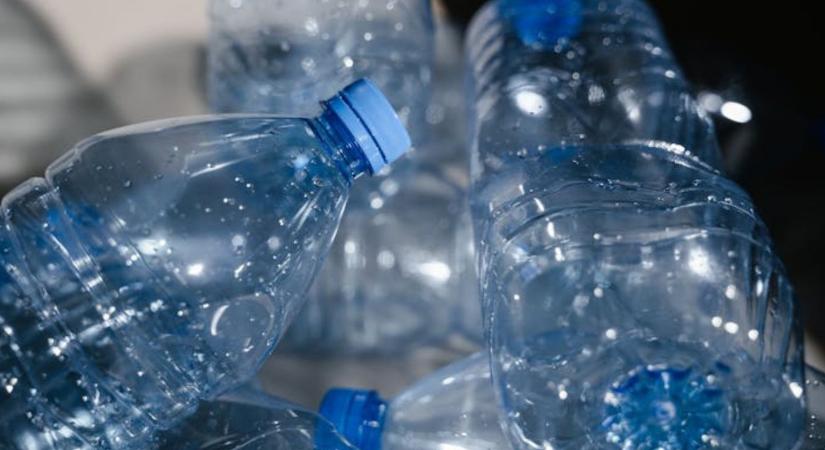 Ősztől új alapokra kerül a palackvisszaváltás: a kisboltok járhatnak a legjobban