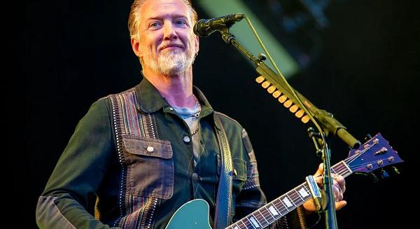 Josh Homme: "azt mondták, hogy másfél-két évig ágyhoz kötött leszek"