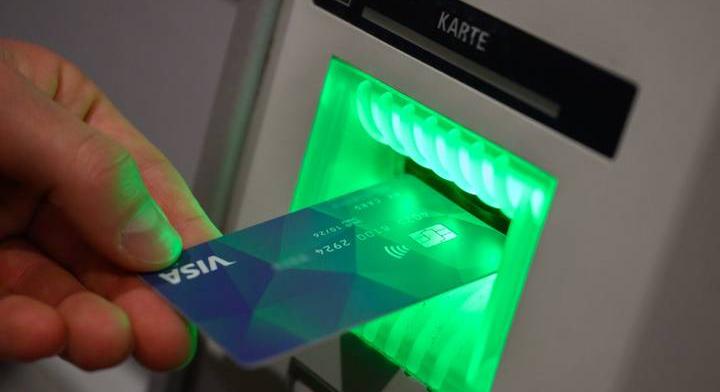 Így a legolcsóbb készpénzt felvenni: ezt figyeld az automatákon