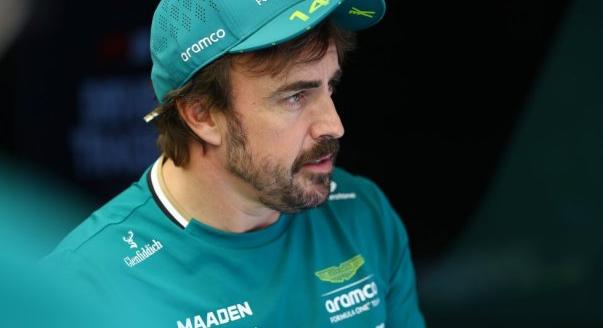 Alonso hátpanaszok miatt kihagyja az F1-es Magyar Nagydíj első edzését