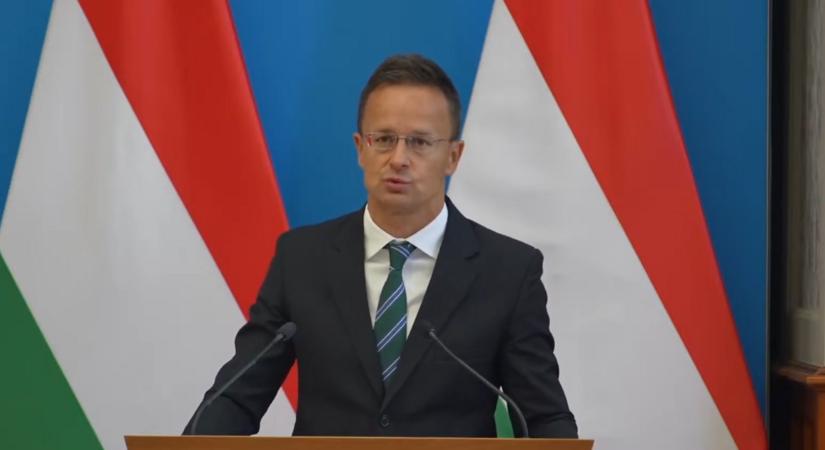 „Donald Trumpnak jár a taps” – reagált Szijjártó Péter az új amerikai vámtarifákra