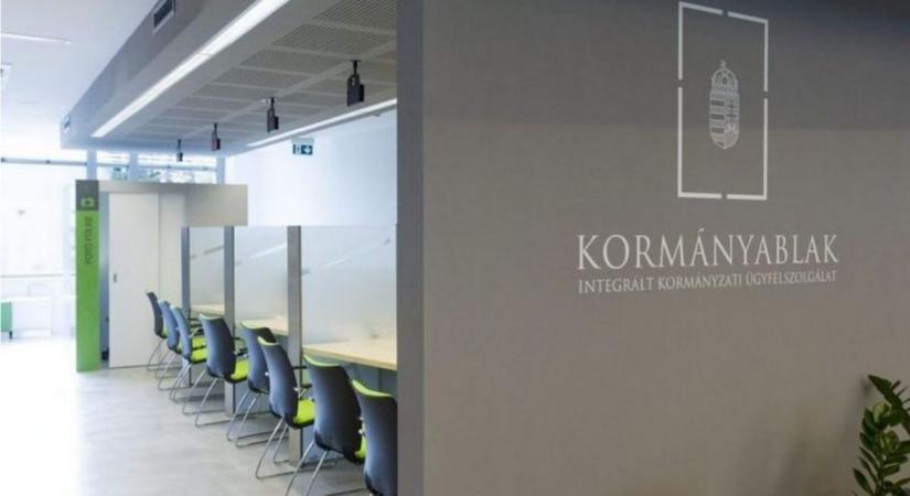 Roham a kormányablaknál, időpont nélkül most nehéz ügyet intézni – ez okozza a hatalmas sorokat