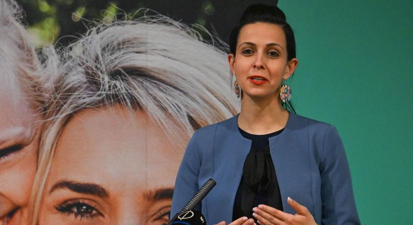 Koncz Zsófia: a napokban érkeznek a családi adókedvezmény, a csed, a gyed és az örökbefogadói díj megemelt összegei